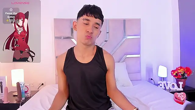 Snapshot of Thayler_jones chatting on September 15, 2025, 11:21 am Thayler jones online show from September 15, 2025, 11:21 am