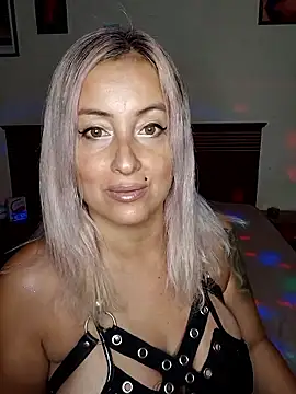 DesireSatler online show from January 15, 2026, 3:33 am