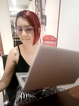 Snapshot of your_red_rose_ chatting on December 10, 2024, 9:22 pm your red rose online show from December 10, 2024, 9:22 pm