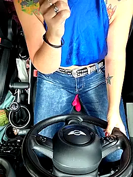 Snapshot of thatonespicychick chatting on October 7, 2025, 2:25 pm thatonespicychick online show from October 7, 2025, 2:25 pm