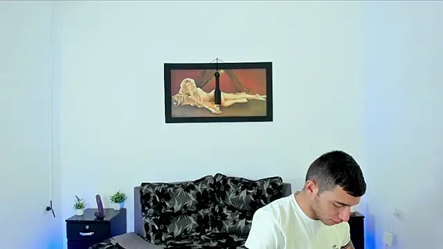 xXHot MalesXx online show from March 6, 2025, 2:40 pm