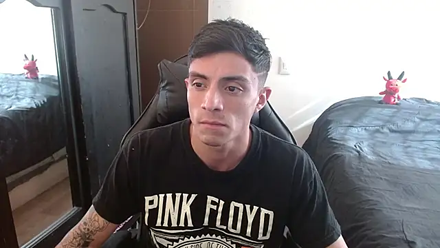 Snapshot of kv___xxx_ chatting on September 15, 2025, 8:20 pm kv xxx online show from September 15, 2025, 8:20 pm