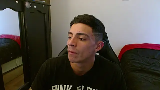 Snapshot of kv___xxx_ chatting on October 8, 2025, 7:44 pm kv xxx online show from October 8, 2025, 7:44 pm