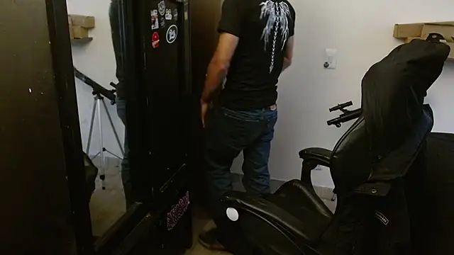 kv   xxx  online show from April 17, 2026, 8:45 pm