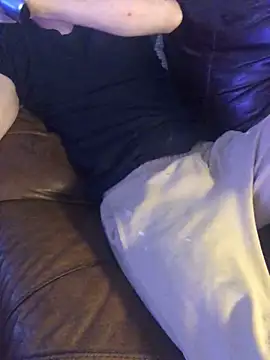 Snapshot of thismybody chatting on December 8, 2024, 8:51 am thismybody online show from December 8, 2024, 8:51 am