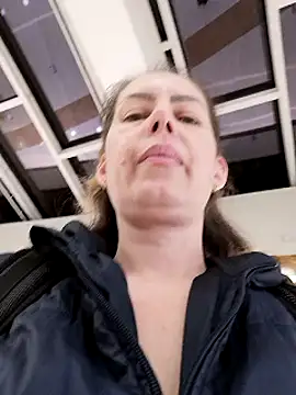 Snapshot of uber_babe chatting on January 28, 2025, 3:57 pm uber babe online show from January 28, 2025, 3:57 pm