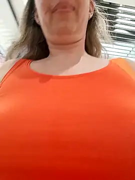 Snapshot of uber_babe chatting on May 5, 2026, 9:50 am uber babe online show from May 5, 2026, 9:50 am