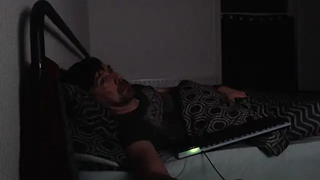 Snapshot of willybewild chatting on November 8, 2025, 2:01 am willybewild online show from November 8, 2025, 2:01 am