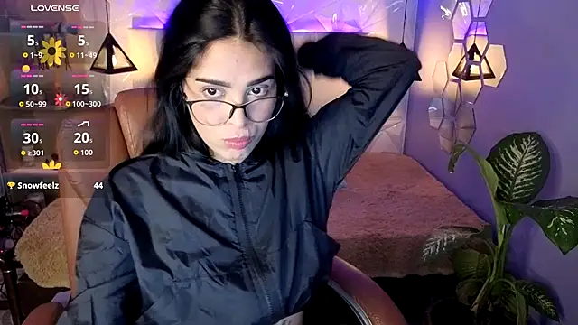 AlessiaVal  online show from November 14, 2025, 3:22 pm