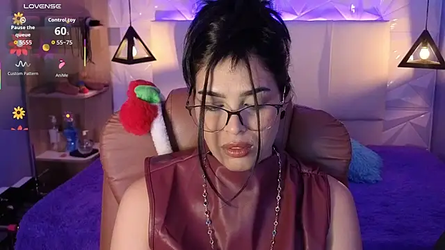 AlessiaVal  online show from December 20, 2025, 8:05 pm