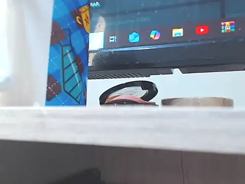 Snapshot of emassquirt28 chatting on October 29, 2025, 5:42 am emassquirt28 online show from October 29, 2025, 5:42 am