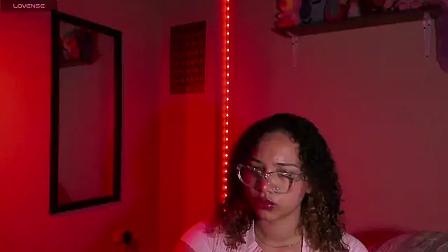 MadelineBenet online show from January 11, 2025, 5:41 am