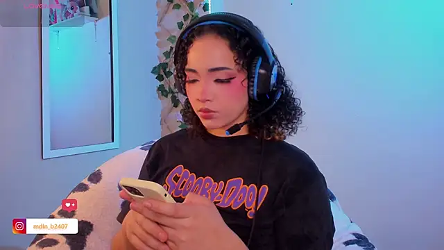 MadelineBenet online show from September 13, 2025, 11:59 pm