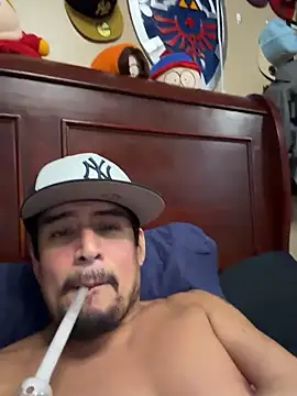 TommyPNP2846 online show from December 16, 2025, 4:23 pm