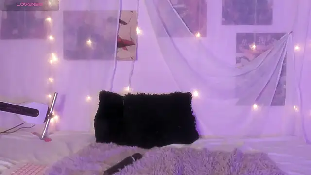 Luna-Chann online show from December 21, 2025, 9:11 pm