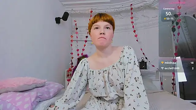 Snapshot of DreamyLuna chatting on January 8, 2025, 11:41 pm DreamyLuna online show from January 8, 2025, 11:41 pm