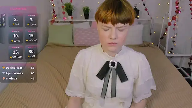 Snapshot of DreamyLuna chatting on January 22, 2025, 12:06 am DreamyLuna online show from January 22, 2025, 12:06 am