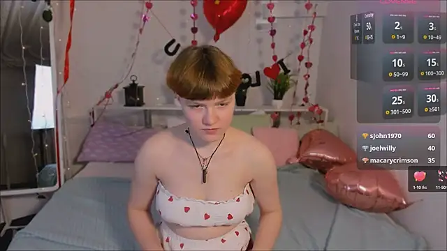 Snapshot of DreamyLuna chatting on January 30, 2025, 12:18 am DreamyLuna online show from January 30, 2025, 12:18 am