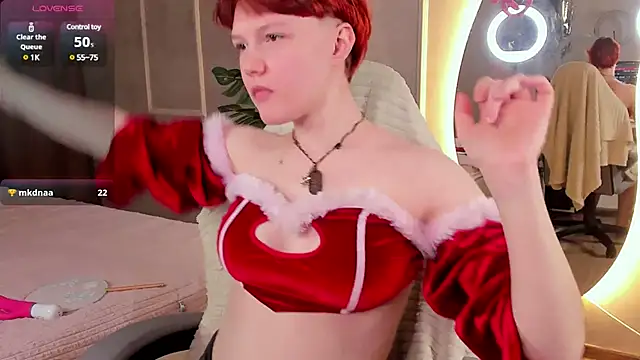 Snapshot of DreamyLuna chatting on February 10, 2025, 12:19 am DreamyLuna online show from February 10, 2025, 12:19 am