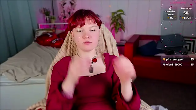 Snapshot of DreamyLuna chatting on February 17, 2025, 12:32 am DreamyLuna online show from February 17, 2025, 12:32 am