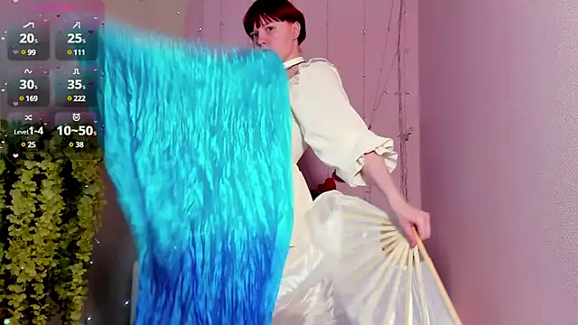 Snapshot of DreamyLuna chatting on March 3, 2025, 12:26 am DreamyLuna online show from March 3, 2025, 12:26 am