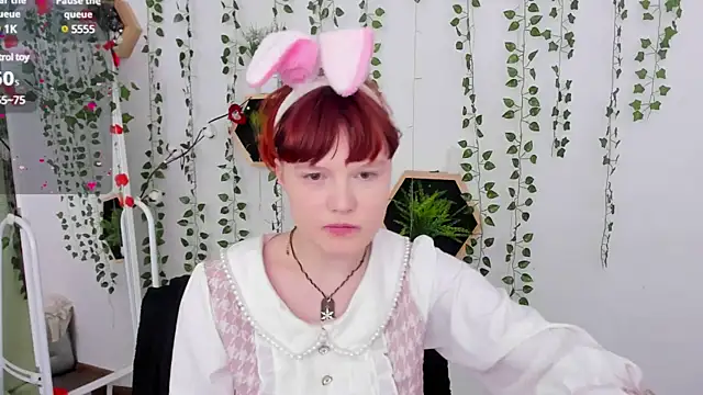 Snapshot of DreamyLuna chatting on March 16, 2025, 3:47 am DreamyLuna online show from March 16, 2025, 3:47 am