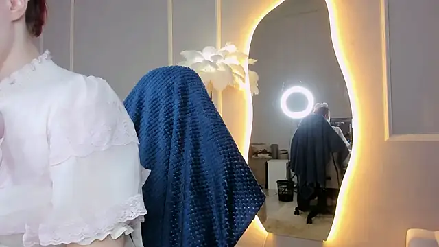 Snapshot of DreamyLuna chatting on March 16, 2025, 8:43 pm DreamyLuna online show from March 16, 2025, 8:43 pm