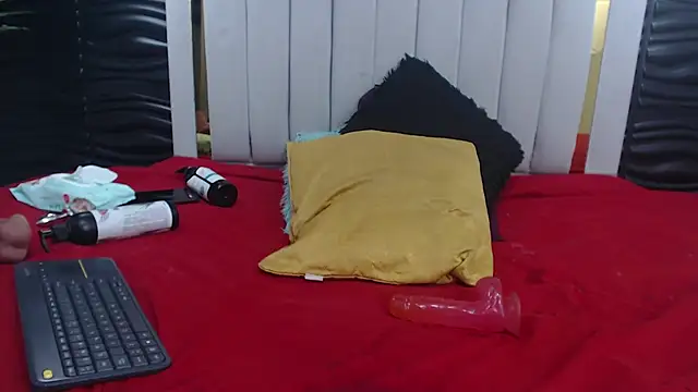 Melody Megann online show from March 18, 2025, 11:52 am