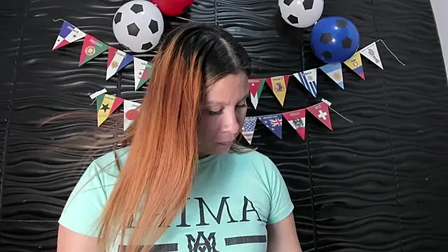 Snapshot of Melody_Megann chatting on June 24, 2026, 7:35 pm Melody Megann online show from June 24, 2026, 7:35 pm