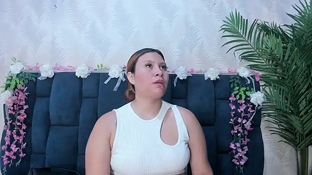 Snapshot of Melody_Megann chatting on July 14, 2026, 9:09 pm Melody Megann online show from July 14, 2026, 9:09 pm