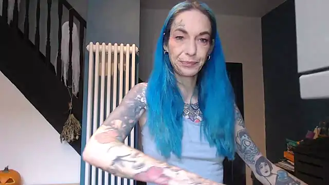 Snapshot of RavenryderUK chatting on October 20, 2025, 8:26 am RavenryderUK online show from October 20, 2025, 8:26 am