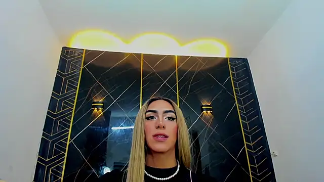 Isabella stanford2 online show from February 25, 2025, 1:17 pm