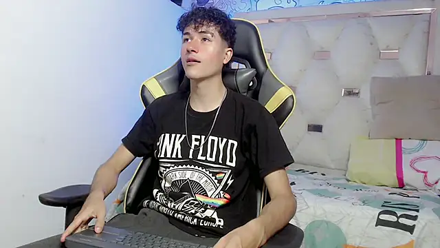 johnny cagee online show from November 14, 2025, 4:00 am