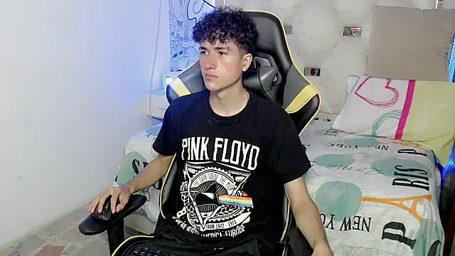 johnny cagee online show from November 19, 2025, 4:34 am