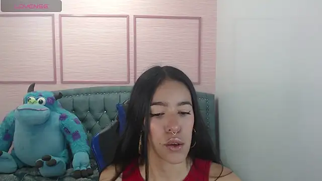 stephania t online show from February 3, 2025, 10:47 am