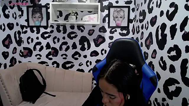 stephania t online show from February 6, 2025, 11:54 am