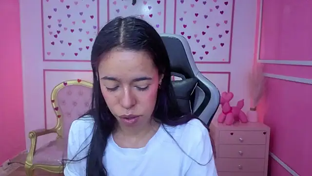 stephania t online show from December 16, 2025, 11:48 am