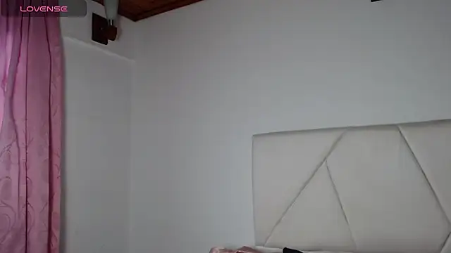 julz 03 online show from October 29, 2025, 12:18 pm