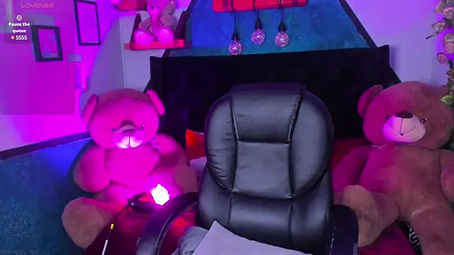 Snapshot of _Sophie__miller chatting on December 12, 2024, 10:52 pm Sophie miller online show from December 12, 2024, 10:52 pm