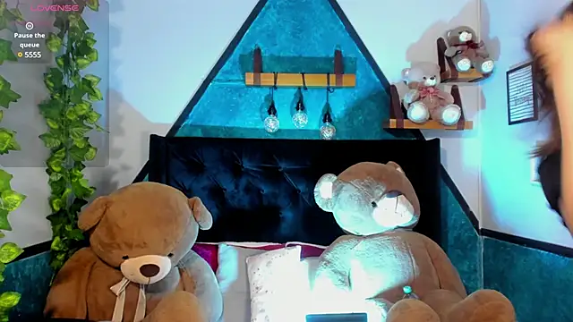 Snapshot of _Sophie__miller chatting on February 13, 2025, 8:13 pm Sophie miller online show from February 13, 2025, 8:13 pm