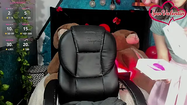 Snapshot of _Sophie__miller chatting on February 16, 2025, 7:05 pm Sophie miller online show from February 16, 2025, 7:05 pm