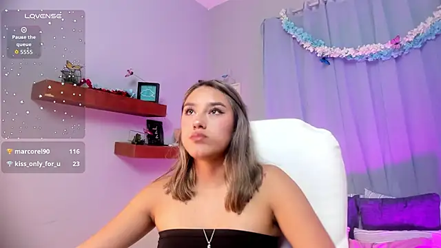  Sophie  miller online show from April 18, 2026, 7:07 pm