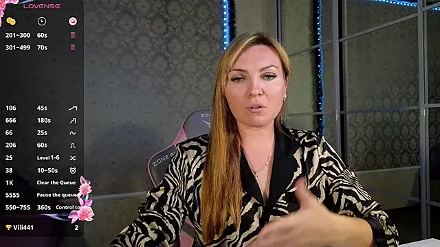 Snapshot of -DIVORA- chatting on December 11, 2024, 7:14 pm -DIVORA- online show from December 11, 2024, 7:14 pm