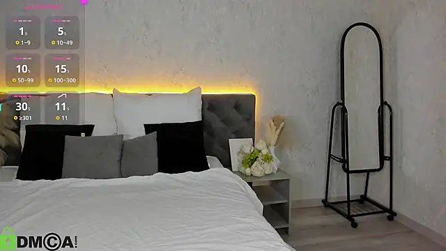 Snapshot of Michelle_Blond chatting on February 1, 2026, 9:19 am Michelle Blond online show from February 1, 2026, 9:19 am