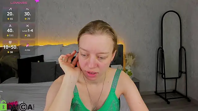 Snapshot of Michelle_Blond chatting on February 7, 2026, 9:24 am Michelle Blond online show from February 7, 2026, 9:24 am