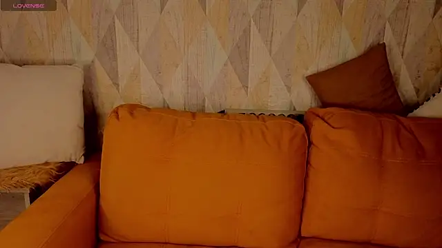 Michelle Blond online show from June 10, 2026, 1:06 am