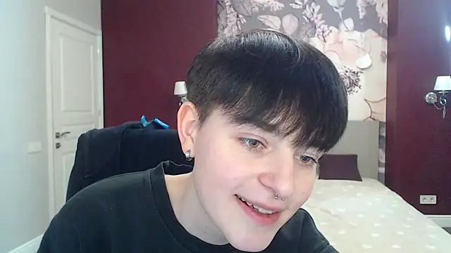 Snapshot of EmiliaYours chatting on December 24, 2024, 10:22 am EmiliaYours online show from December 24, 2024, 10:22 am