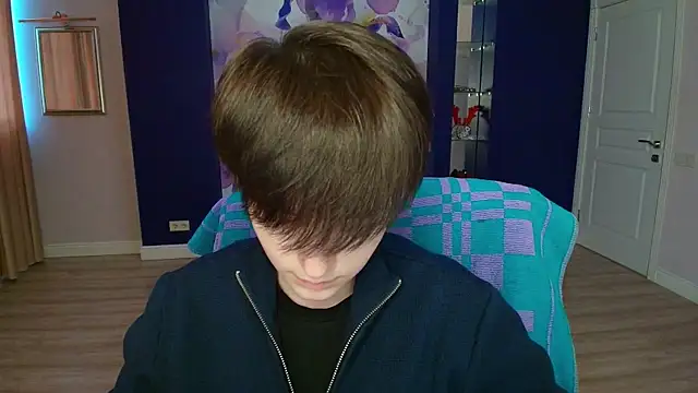 Snapshot of EmiliaYours chatting on February 4, 2025, 12:44 pm EmiliaYours online show from February 4, 2025, 12:44 pm