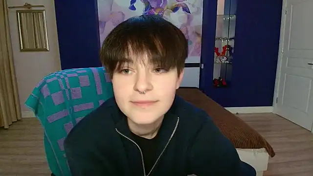 Snapshot of EmiliaYours chatting on February 16, 2025, 4:42 pm EmiliaYours online show from February 16, 2025, 4:42 pm