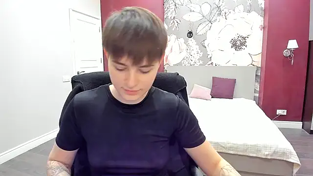 EmiliaYours online show from February 10, 2026, 3:27 pm